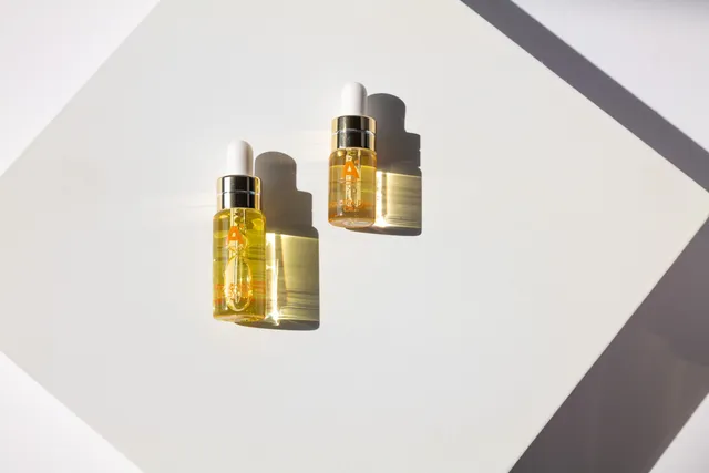 a4-cosmetics-munich-a4-pflege-le-luxusproben-set-golden-face-oil-golden-body-oil image 1